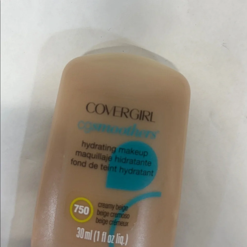 COVERGIRL CG Smoothers Foundation - Creamy Beige 750 30 ml 1 fl oz